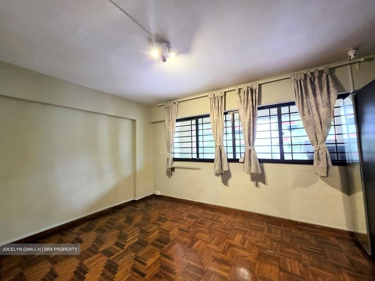 Blk 405 Hong Kah Court (Jurong West), HDB Executive #563071921